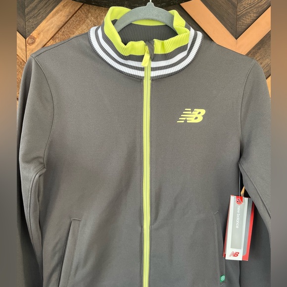 NWT New Balance Westside Women’s Zip Jacket Size Small - Picture 2 of 9